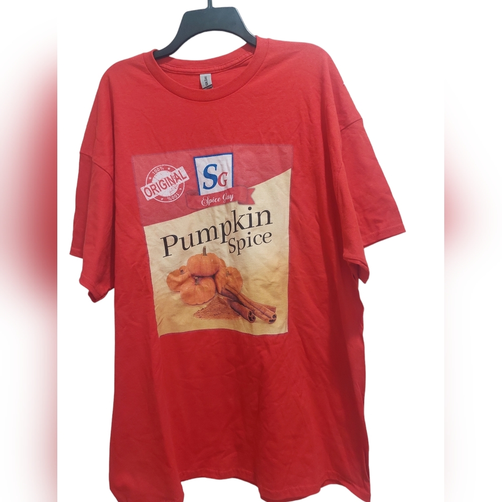Gildan 100% Cotton Red Graphic Tshirt Spice Guy Pumpkin Pie Spice Unisex 2XL GUC